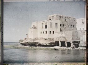 Image représentant Construction du bord de mer