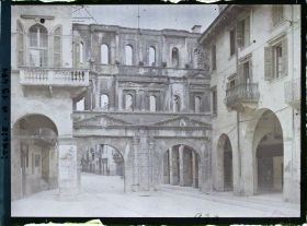 Image représentant Porte Borsari