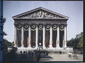 Image représentant La Madeleine au lendemain des fêtes de la Victoire des 13 et 14 juillet 1919