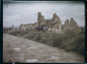 Image représentant France, Charny, La grande rue et l'Eglise