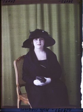 Image représentant https://musee-albert-kahn.s-museum.fr/home/NWQ2OTAwYzNmYjZlZTk1ZWQwODJmMjY4L2dlbmVyaWMtbm90aWNlLXRhYi9hdXRob3JpdHkvNjE3YTc5ZjVjZjhiODk2OGIzMzM3ZDIx/5d6900c3fb6ee95ed082f268/generic-notice-tab/authority/617a79ebcf8b8968b33378a0 Mademoiselle Terquem