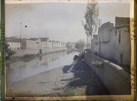 Image représentant Vue sur la rivière Kaboul (en ville)