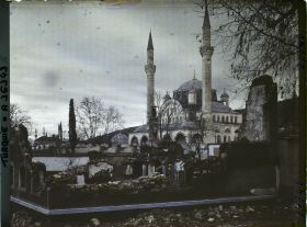 Image représentant Turquie, Magnesie, La Mouradir-Djami à travers les ruines