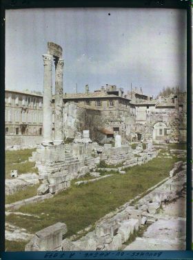 Image représentant Les colonnes du théâtre antique