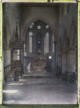 Image représentant Intérieur de l'église Saint-Waast datant du XIXe siècle