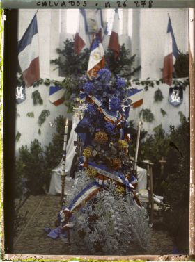 Image représentant Corps d'un soldat revenant du front, exposé dans l'église du village