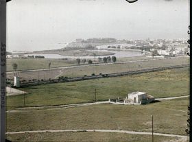 Image représentant Vue générale du double port punique prise depuis la colline de Saint-Louis qui domine Carthage