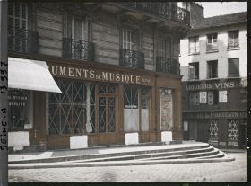 Image représentant Vitrines de magasin protégées contre les bombardements rue des Anglais et rue Domat