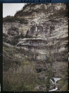 Image représentant La paroi aval du Mas-d'Azil