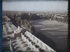 Image représentant La place Naghsh-e Jahan ou Meydan-i-Chah (place Royale), vers le bazar, au nord