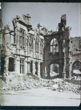 Image représentant France, Arras, Détail de la façade Ouest de l'Hôtel de Ville
