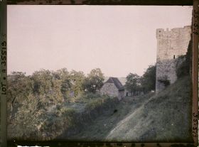 Image représentant France, Capdenac (Lot), Capdenac le vieux et ses abords, vus le soir