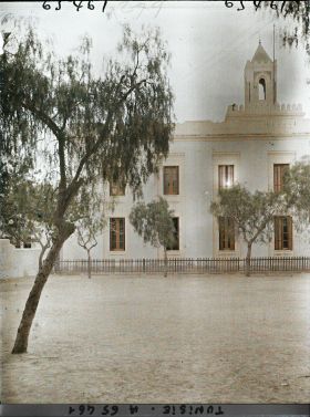 Image représentant La deuxième cour de l'école supérieure de garçons