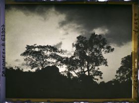 Image représentant Crépuscule ou orage sur la montagne de Dassa