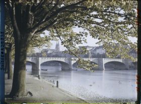 Image représentant Le pont du Milieu et le Münster depuis l'Unterer Rheinweg