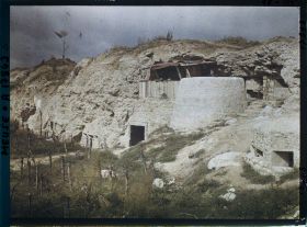 Image représentant France, Fort de Douaumont, Fort de Douaumont - Petite Coupole d'observation Une partie de la cour