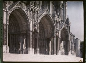 Image représentant Détail du porche du portail sud de la cathédrale Notre-Dame