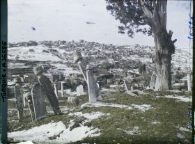 Image représentant Turquie, Constantinople - Eyoub, Cimetière d'Eyoub - Le Cimetière sous la neige vers le Village