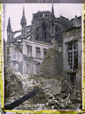 Image représentant France , Reims, Vue sur l'Abside de la Cathédrale