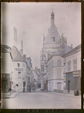 Image représentant Le Beffroi, vu de la rue Porte-Chartraine