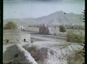 Image représentant Afghanistan, kaboul, Vue vers le Château de Bala-Hissar et Portique de la grande Mosquée