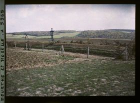 Image représentant France, Gerbéviller, La grande fosse ; le monument des 500