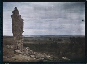 Image représentant France, Montfaucon, Les Hauts de Meuse et les ruines de l'Eglise de Montfaucon