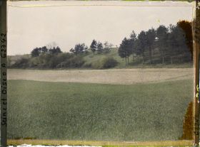 Image représentant Ile de France, Vallangoujard, Champ de seigle au 1er plan, champ de blé au 2e plan