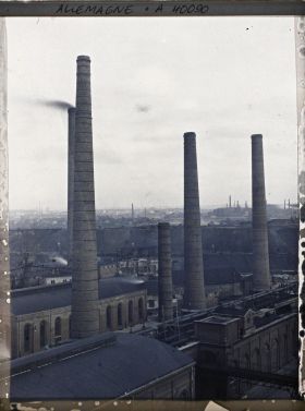 Image représentant Prusse, Gelsenkirchen, Une vue sur les Cheminées de la mine
