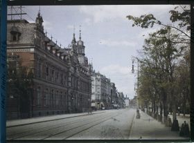 Image représentant France, Colmar, L'avenue de la République : à gauche l'Hotel des Postes