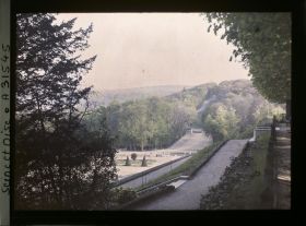 Image représentant Le parc de Saint-Cloud, vu depuis le jardin du Trocadéro