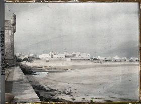 Image représentant La ville européenne vue depuis la plage