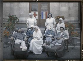 Image représentant Grands blessés et infirmières, hôpital de Moreuil