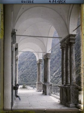Image représentant La terrasse de l'église Saint-Martin