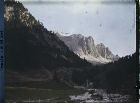 Image représentant Vue des hauteurs du village (Plan de Graba) vers le massif de la Stella (Groupo di Sella ou Sellagruppe)