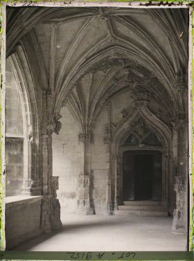 Image représentant France, Cahors, Les Cloîtres de la Cathédrale Porte et encoignures des galeries