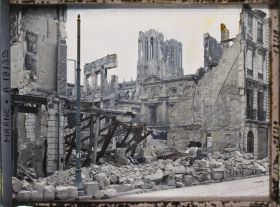 Image représentant France, Reims, Rue de Talleyrand au fond, la Cathédrale