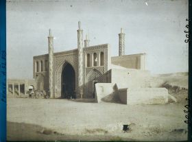 Image représentant La porte de Chah Abdul Azim ?