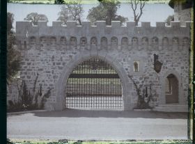 Image représentant Entrée du château de Tourronde
