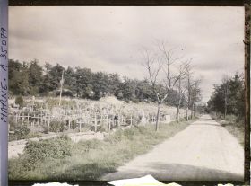 Image représentant France, De la Harazée au Four de Paris , Cimetière N° 1 le long de la route du Four de Paris