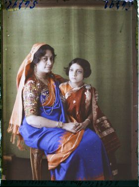 Image représentant Pratima Tagore  et sa fille Nandini
