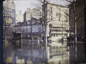 Image représentant L'avenue Jean-Baptiste-Clément inondée (actuel rond-point Rhin et Danube)