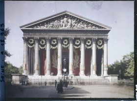 Image représentant La Madeleine au lendemain des fêtes de la Victoire des 13 et 14 juillet 1919