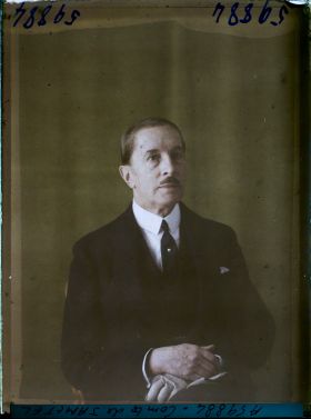 Image représentant https://musee-albert-kahn.s-museum.fr/home/NWQ2OTAwYzNmYjZlZTk1ZWQwODJmMjY4L2dlbmVyaWMtbm90aWNlLXRhYi9hdXRob3JpdHkvNjE3YTc5ZjVjZjhiODk2OGIzMzM3ZDIx/5d6900c3fb6ee95ed082f268/generic-notice-tab/authority/617a79ebcf8b8968b3336fb9 Le Comte Georges Jametel