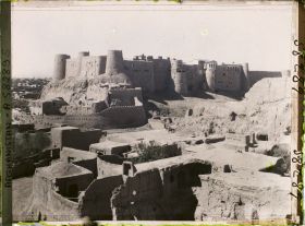 Image représentant Le château royal d'Ikhtiyâr-Ad-Dîn (la citadelle)