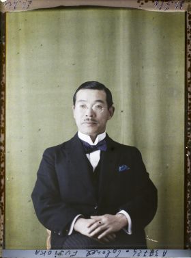 Image représentant Le  https://musee-albert-kahn.s-museum.fr/home/NWQ2OTAwYzNmYjZlZTk1ZWQwODJmMjY4L2dlbmVyaWMtbm90aWNlLXRhYi9hdXRob3JpdHkvNjE3YTc5ZjVjZjhiODk2OGIzMzM3ZDIx/5d6900c3fb6ee95ed082f268/generic-notice-tab/authority/617a79ebcf8b8968b3336d7b colonel Fujioka
