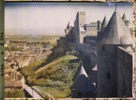 Image représentant La ville basse et un coin de la cité