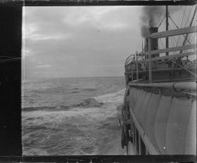 Image représentant Le bastingage et la partie arrière du paquebot