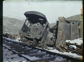 Image représentant Turquie, Entre Karakeui et Biledjik, Position d'une locomotive précipitée le long de la Voie