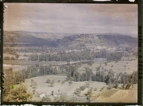 Image représentant La vallée du Lot et la ville de Capdenac, vue prise du Mont Verdié